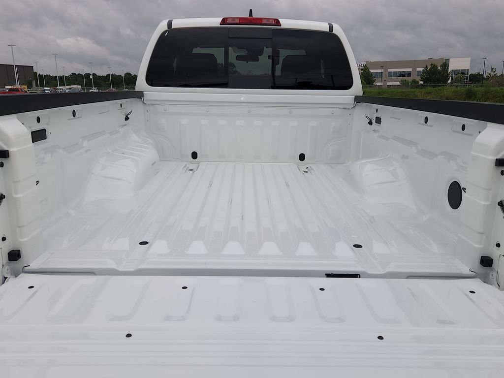 New 2026 White Nissan S King Cab image 9