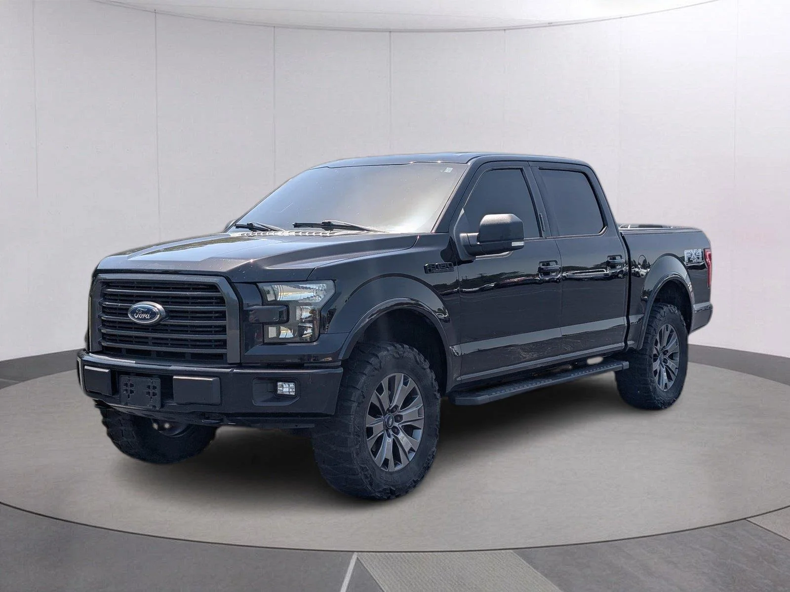 Used 2016 Shadow Black Ford XLT image 1