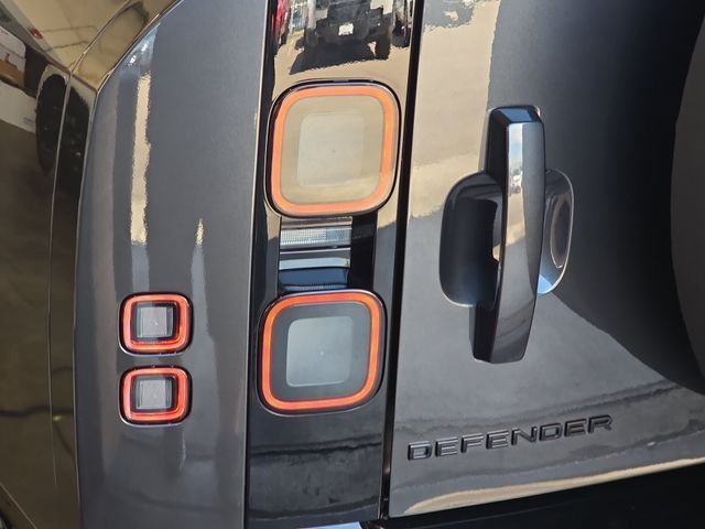 New 2026 Carpathian Grey LAND ROVER X-Dynamic SE image 23