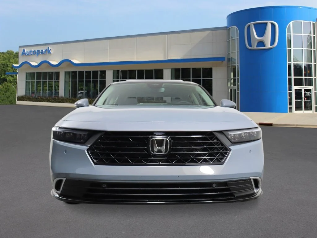 New 2026 Urban Gray Pearl Honda Touring image 8