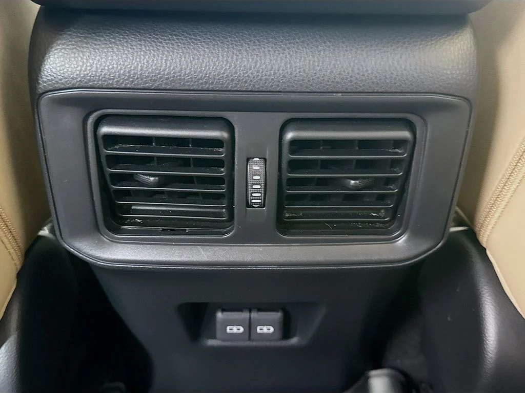 Used 2024 Wind Chill Pearl Toyota Hybrid Limited image 28