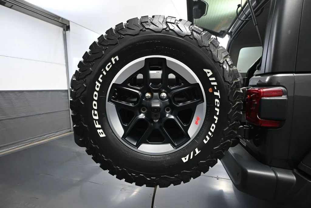 Used 2020 Gray Jeep Unlimited Rubicon image 16