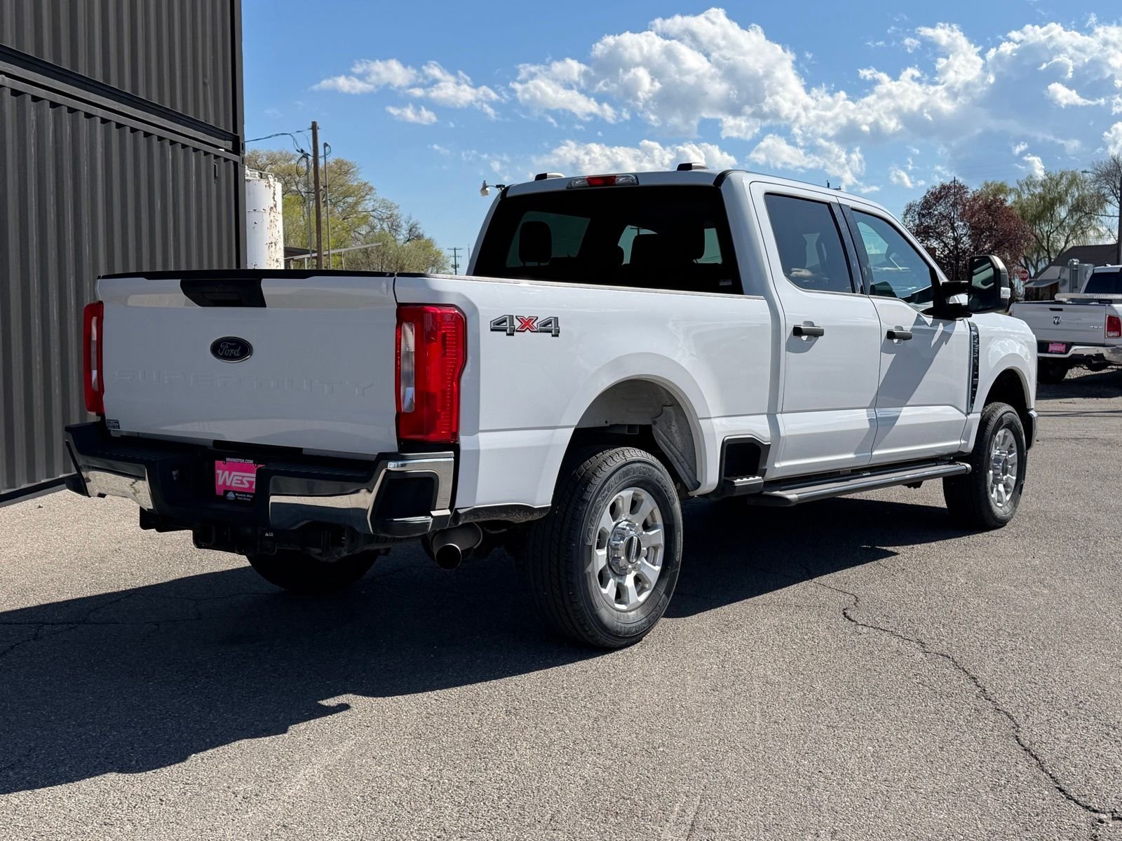 View vehicle photo 7