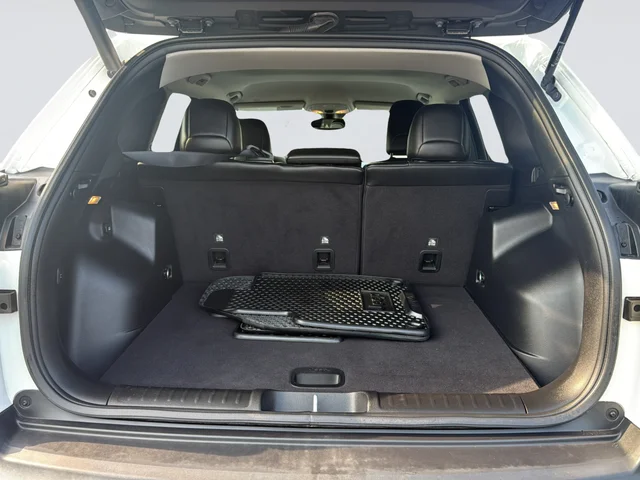 Used 2021 White Jeep Trailhawk image 17