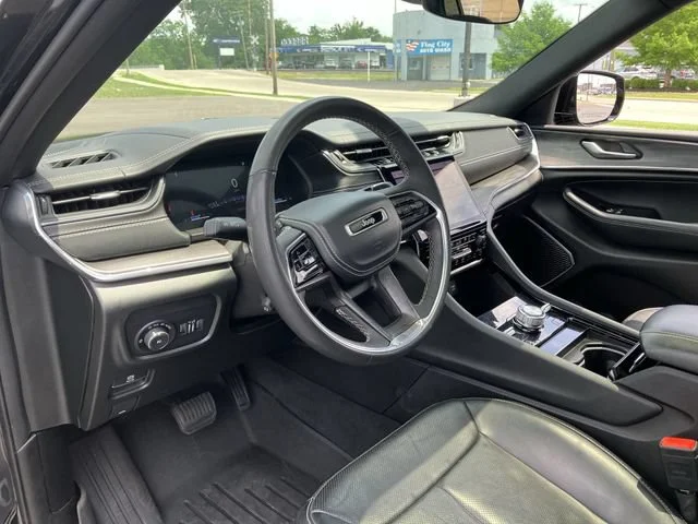 Used 2023 Black Jeep Overland 4x4 image 10