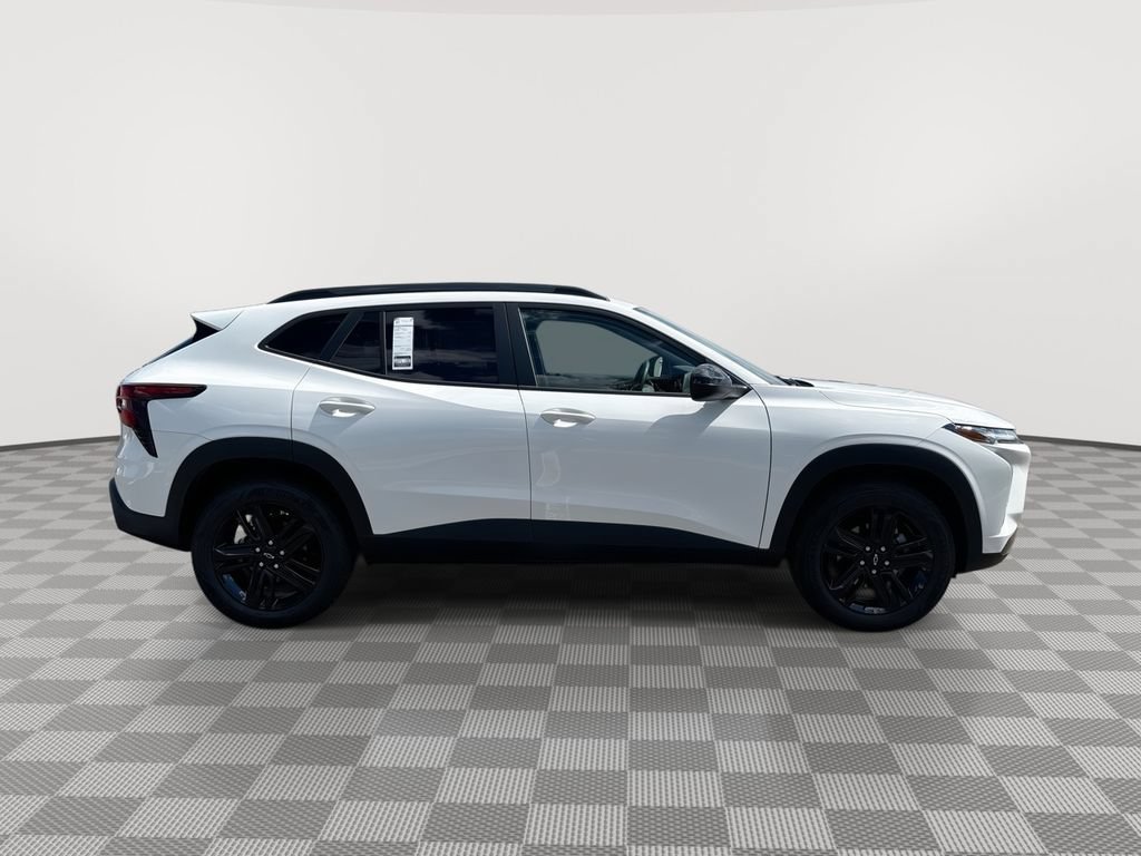 New 2026 Summit White Chevrolet ACTIV image 11