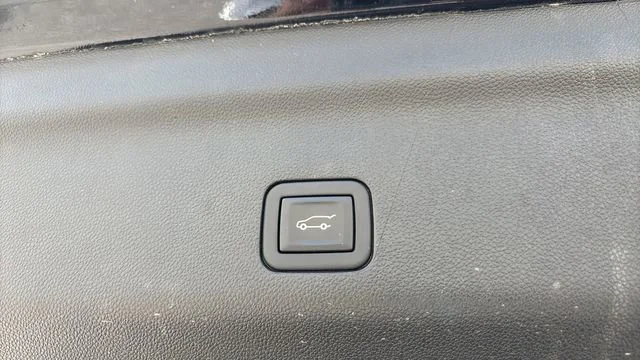 Used 2024 Onyx Black GMC Denali image 39