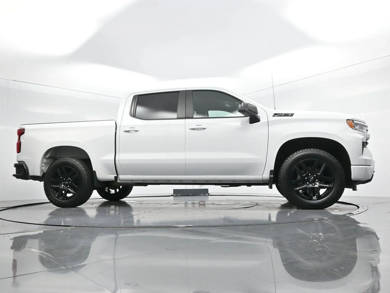 Used 2023 Summit White Chevrolet RST image 40