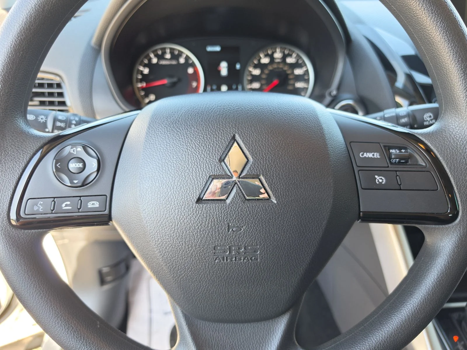 Used 2024  Mitsubishi  image 34