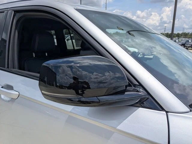 New 2026 Silver Zynith Exterior Paint Jeep Limited image 11