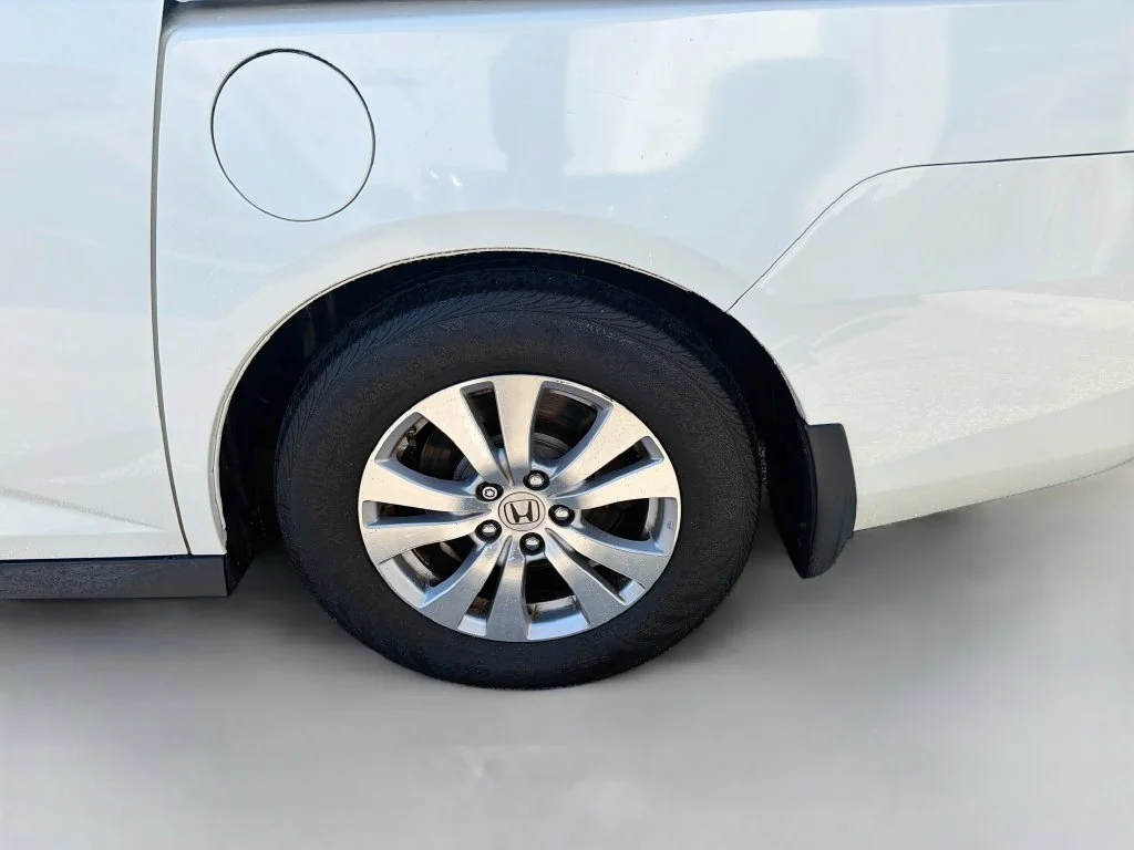 Used 2016 White Honda EX-L image 33