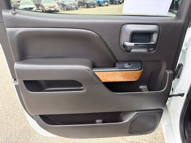Used 2018 Summit White Chevrolet LTZ image 14