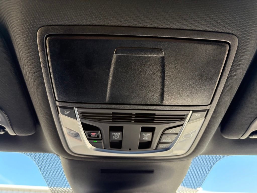 Used 2025 Liquid Carbon Metallic Acura A-Spec image 22