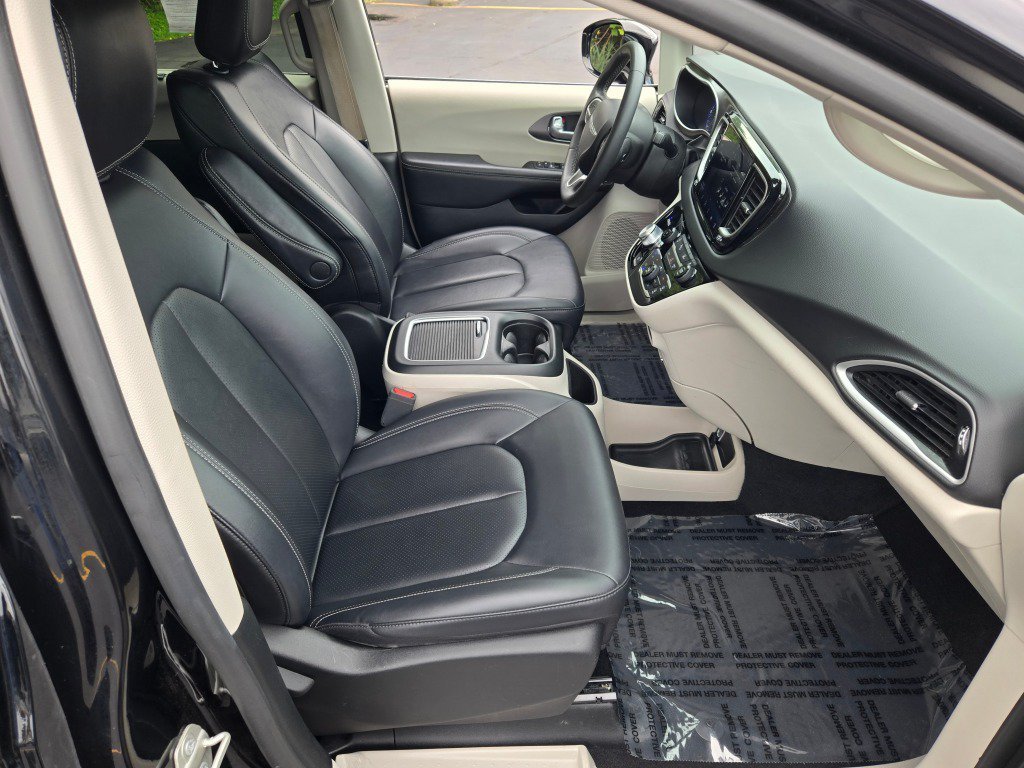 2024 Chrysler Pacifica Touring L - Photo 7