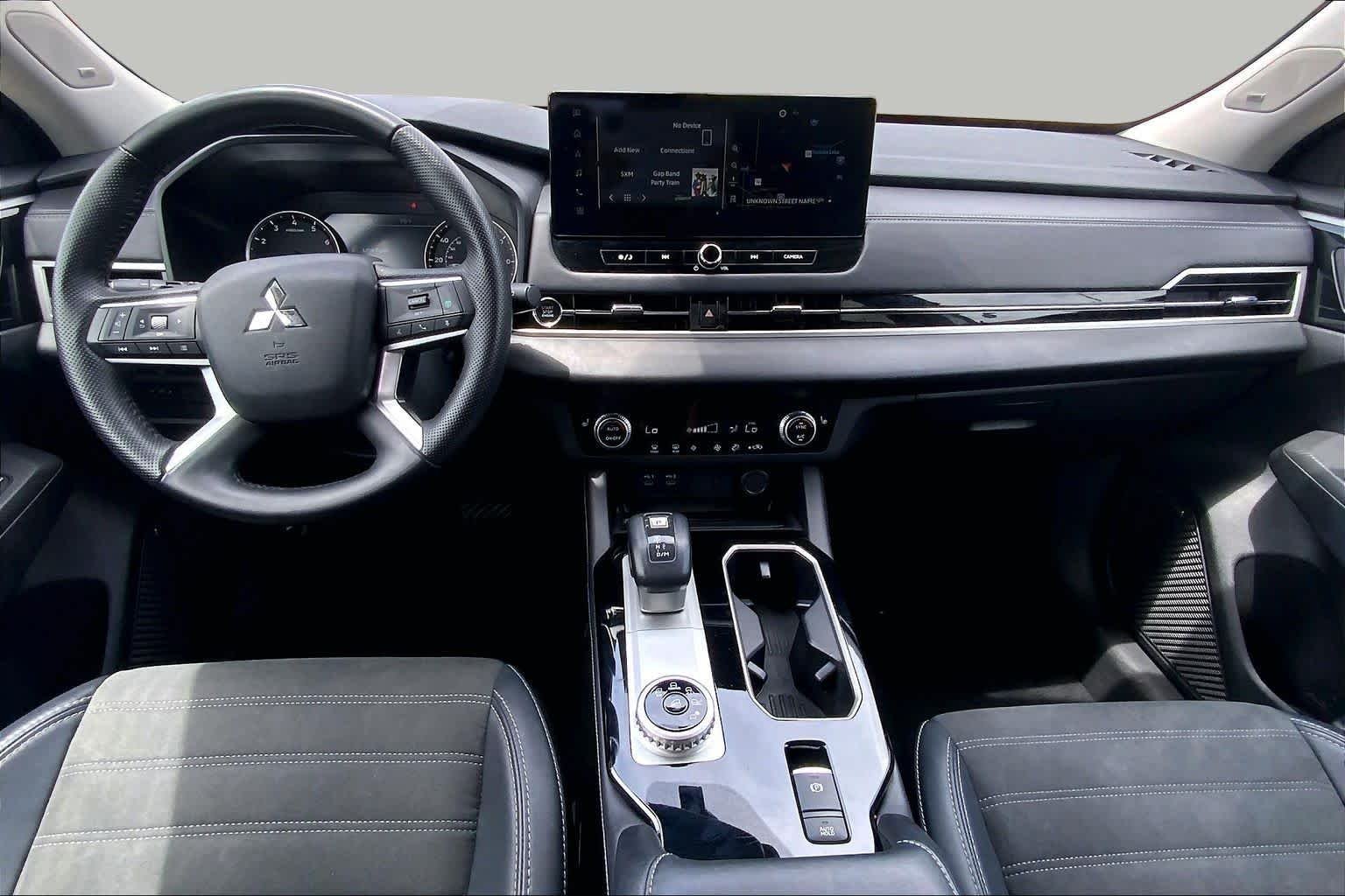 Used 2025 Alloy Silver Metallic Mitsubishi SE image 15