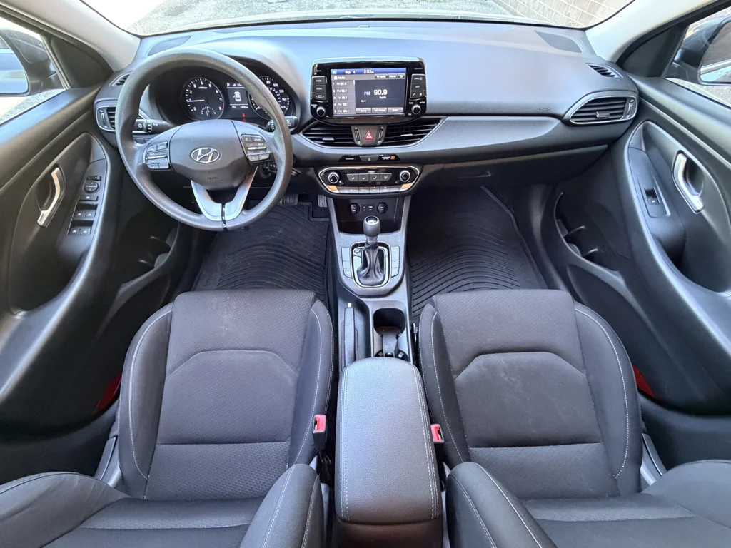 Used 2018 Summit Gray Hyundai Base image 16