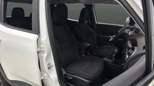 Used 2023 Alpine White Jeep Altitude image 24