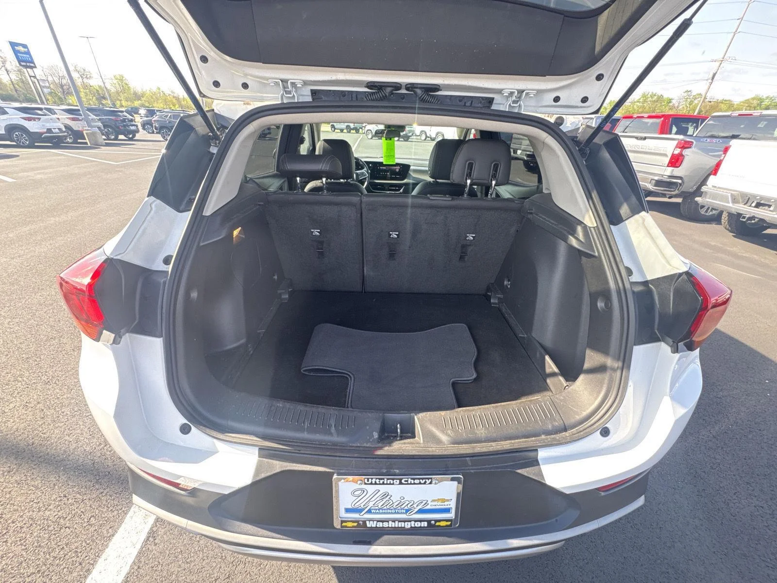 Used 2024 Summit White Buick Preferred image 12