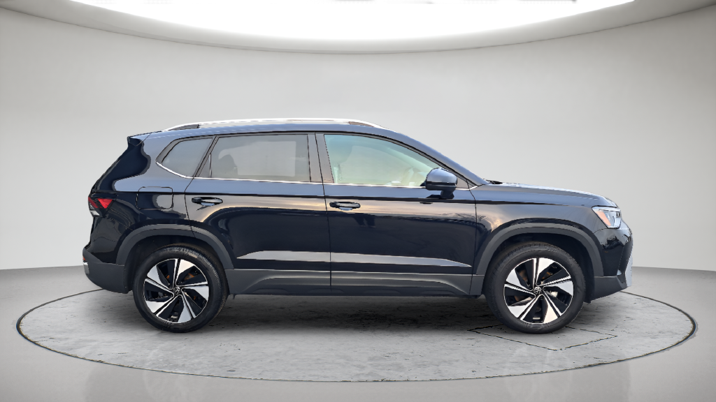 Used 2025 Black Volkswagen 1.5T SE image 7