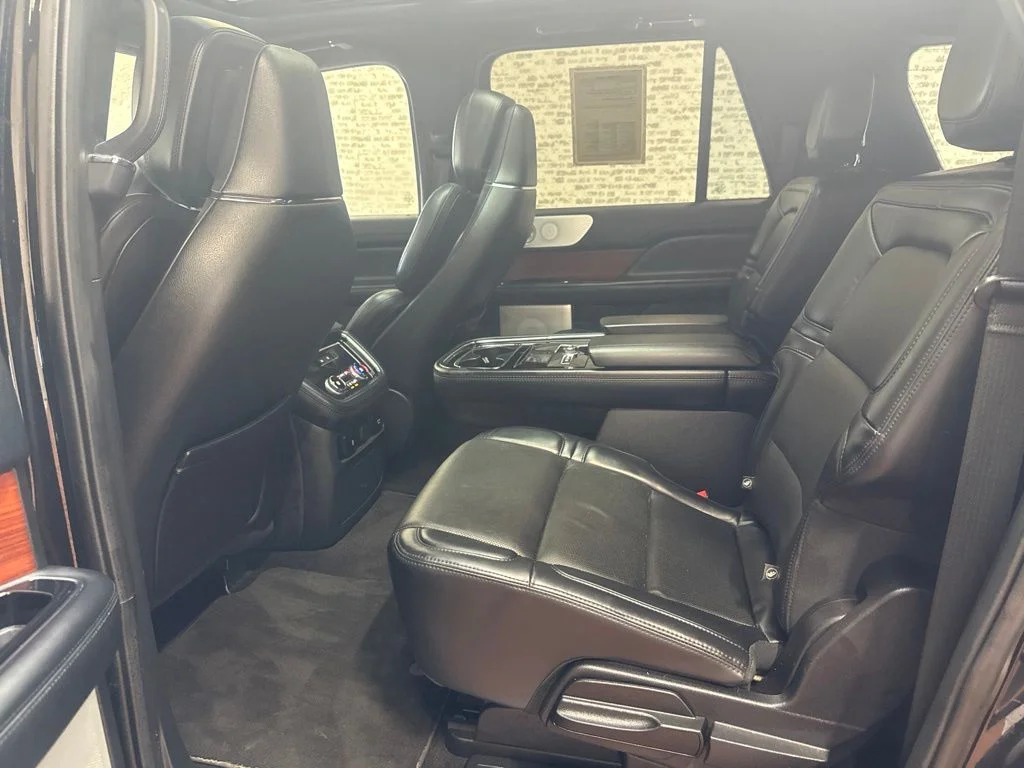 Used 2021 Infinite Black Lincoln Reserve image 14
