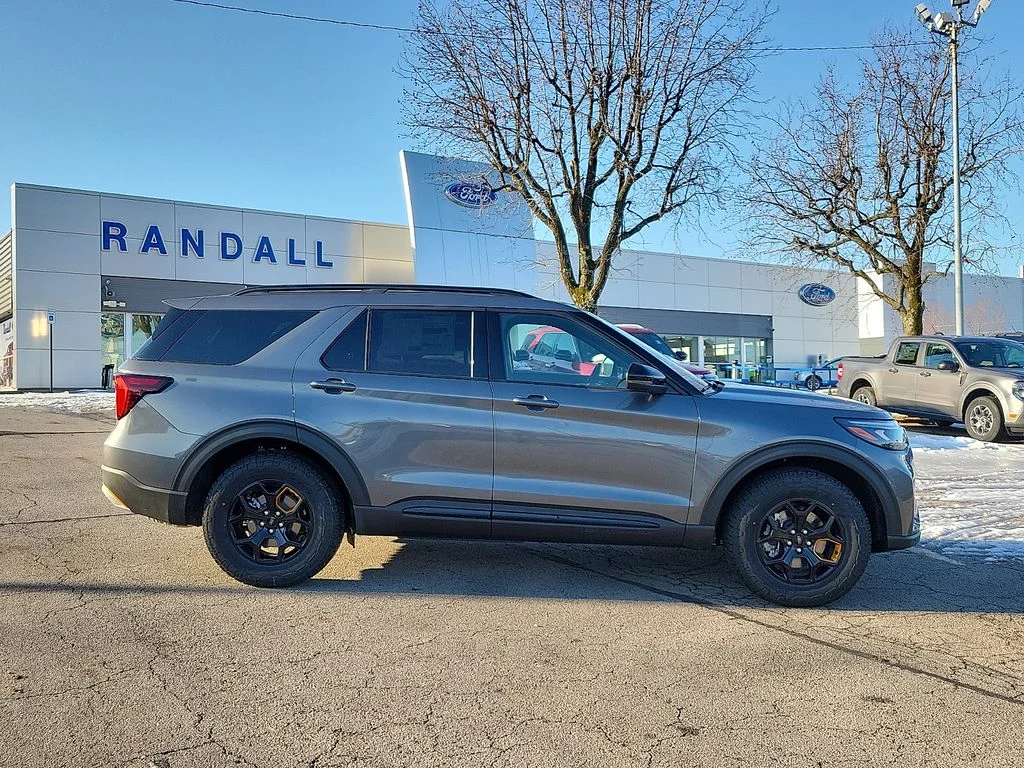 New 2026 Carbonized Gray Metallic Ford Tremor® image 6