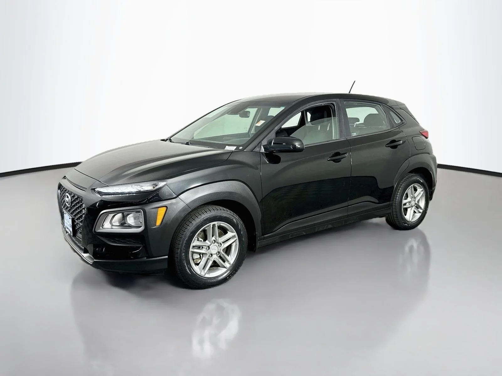 Used 2019 Ultra Black Pearl Hyundai SE image 4