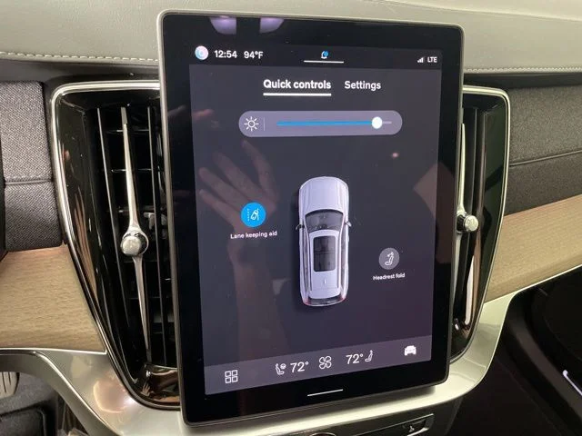 2025 Volvo XC90 Plus - Photo 30