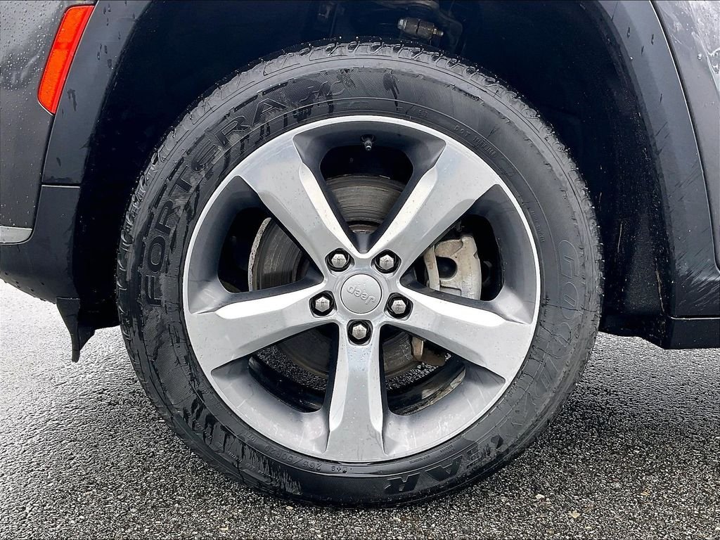 Used 2021 Gray Jeep Limited image 7