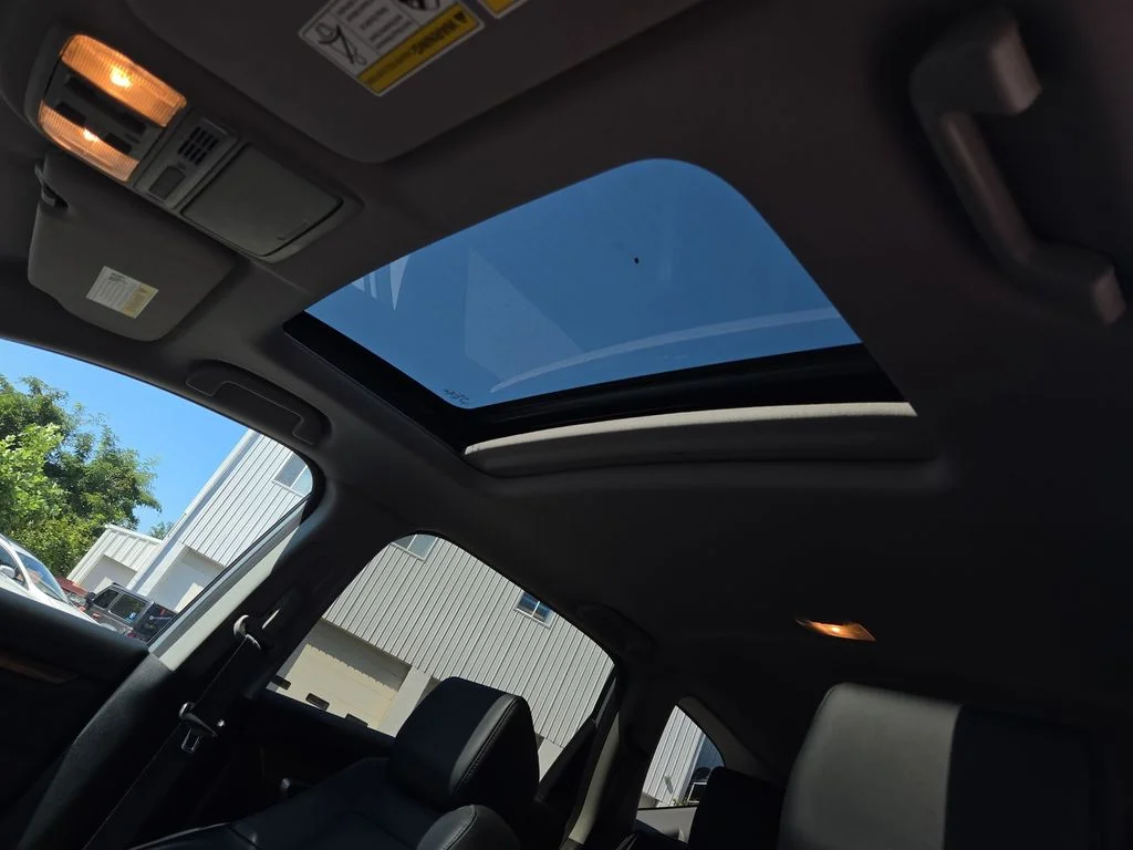 Used 2020 Blue Honda EX-L image 37