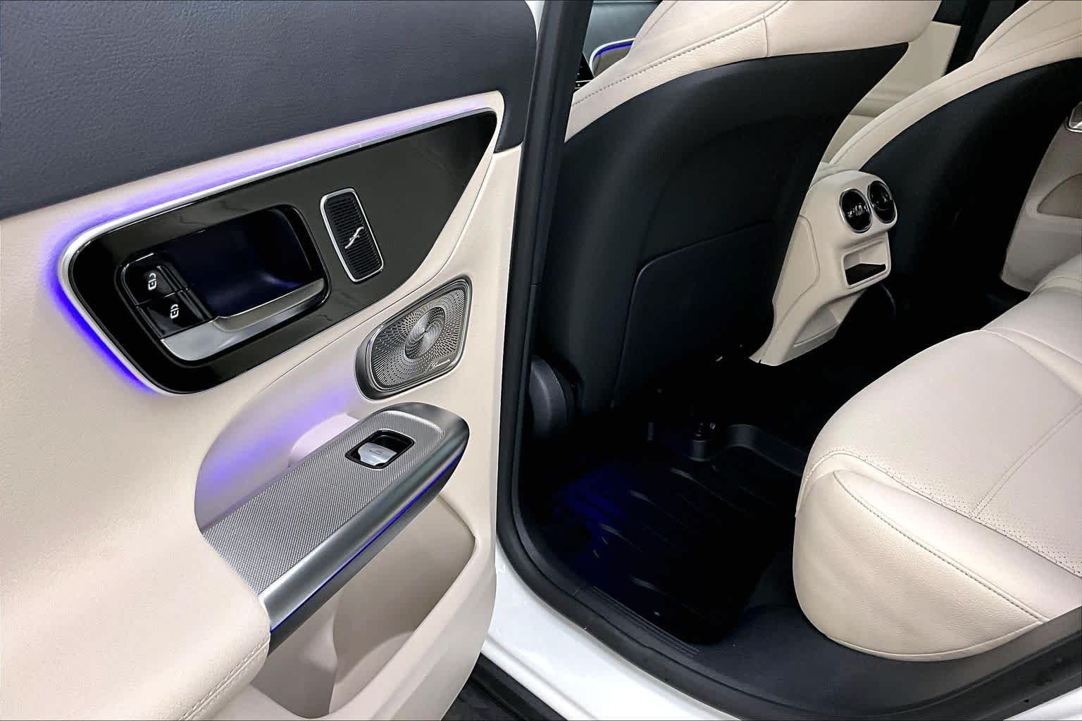 New 2026 Polar White Mercedes-Benz GLC 300 image 18