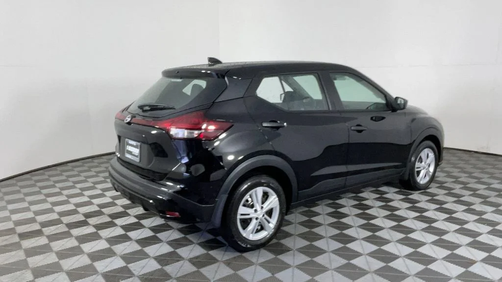 2025 Nissan KICKS PLAY Base - Photo 4