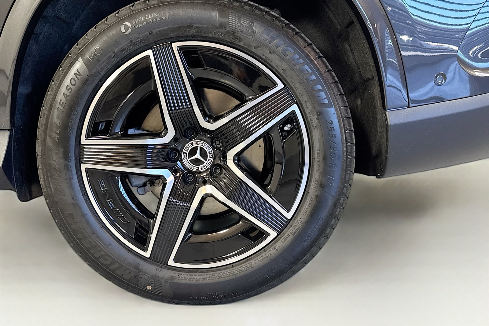 New 2026 Graphite Grey Metallic Mercedes-Benz GLC 300 image 28