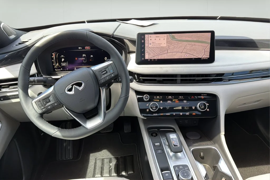 New 2027 2T RAD WHT INFINITI Sport AWD image 20