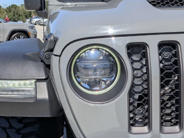 Used 2023 Gray Jeep Mojave image 9