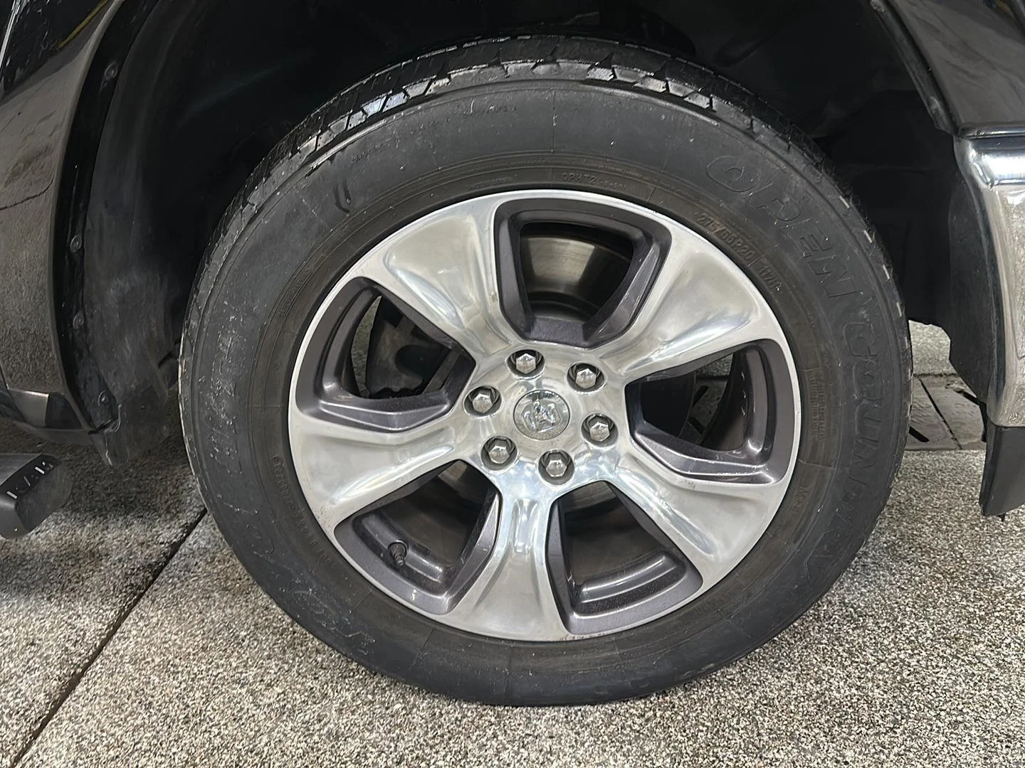 Used 2019 Diamond Black Crystal Pearlcoat Ram Laramie image 12