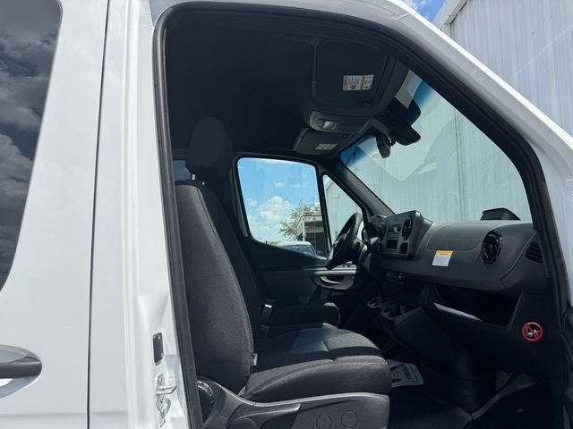 New 2026 Arctic White Mercedes-Benz Crew 170 WB image 18