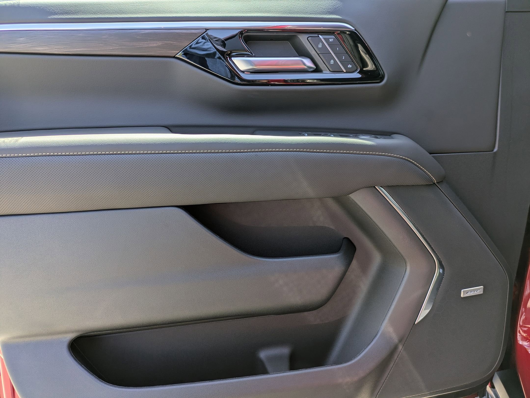 2025 Chevrolet Tahoe Premier - Photo 24