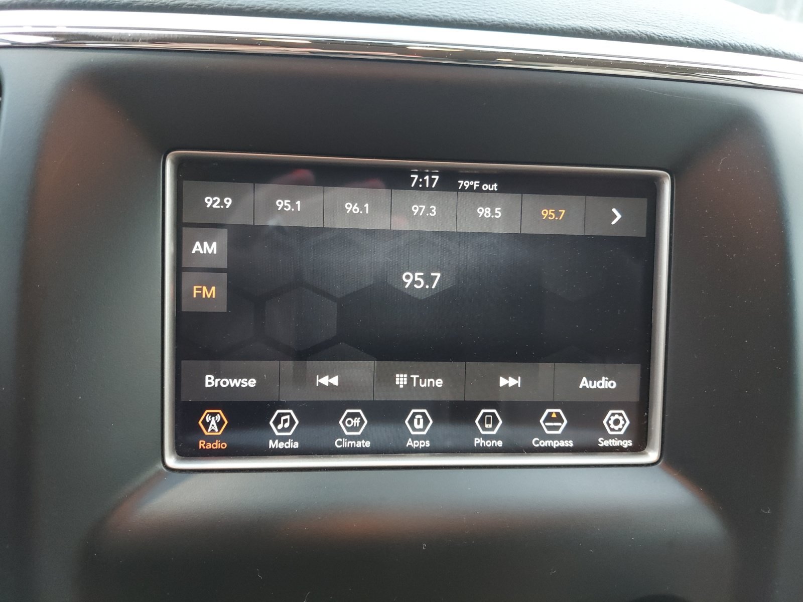 Used 2019 Bright White Clearcoat Jeep Laredo image 17