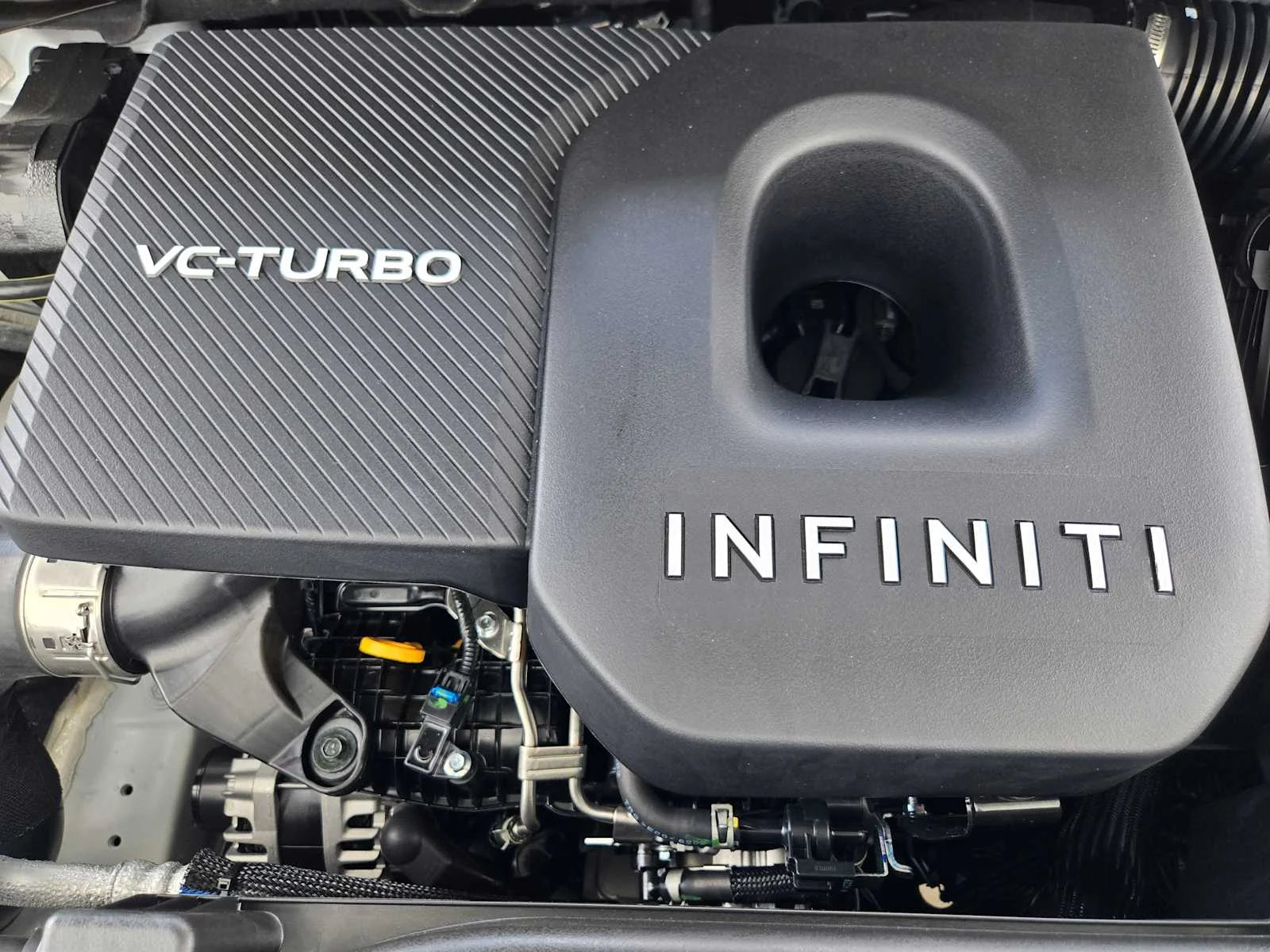 New 2027 RADIANT WHITE INFINITI Luxe FWD image 21