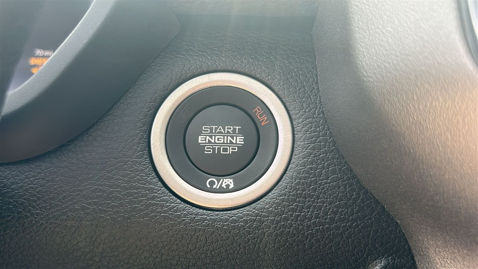 New 2026 Silver-Zynith Exterior Paint RAM Laramie image 25