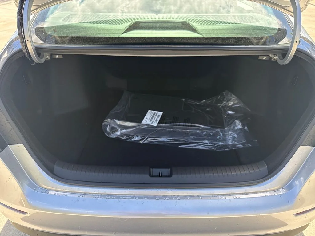 Used 2026 Solar Silver Metallic Honda SE image 27
