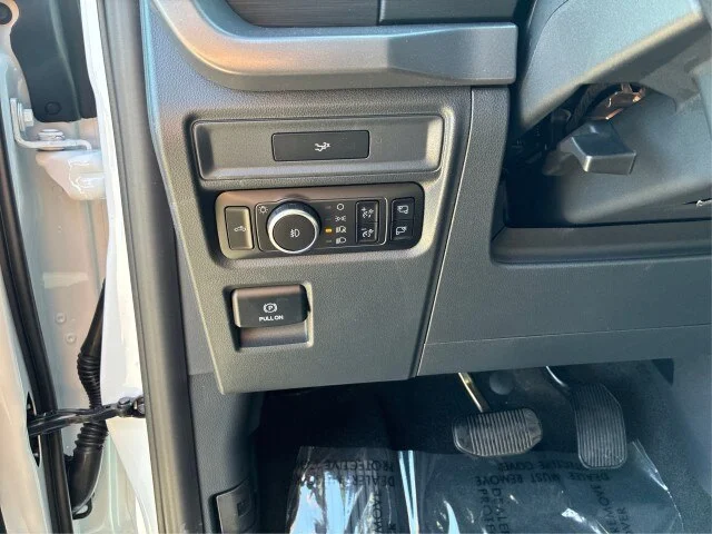 New 2026 Oxford White Ford XLT image 35
