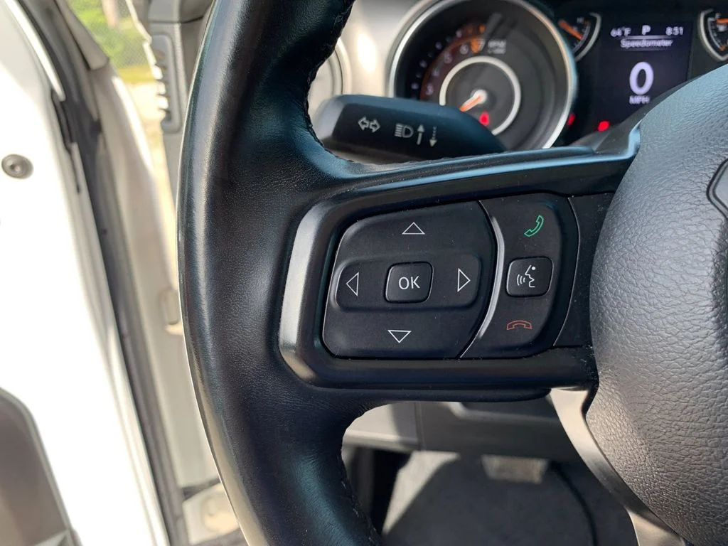 Used 2022 White Jeep Sport S image 29