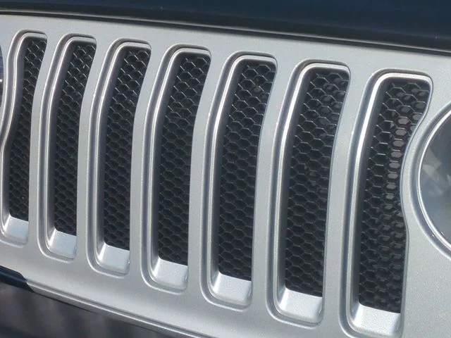 Used 2023 Silver Jeep Sahara image 36