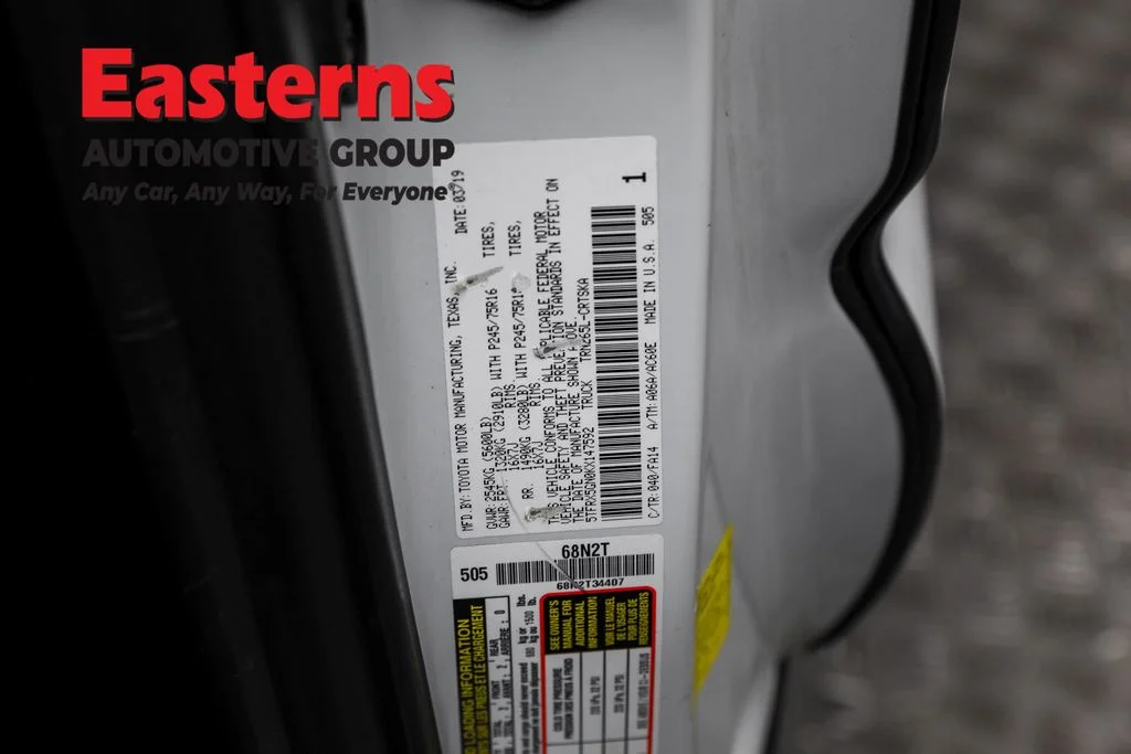 Used 2019 White Toyota SR image 32