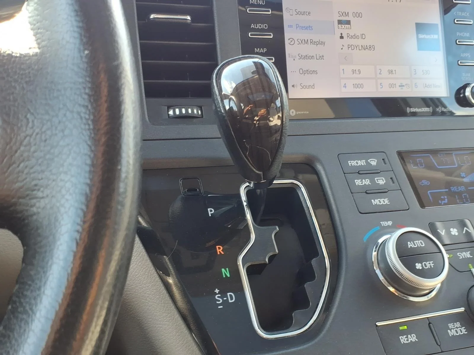 Used 2019 Midnight Black Metallic Toyota XLE image 8