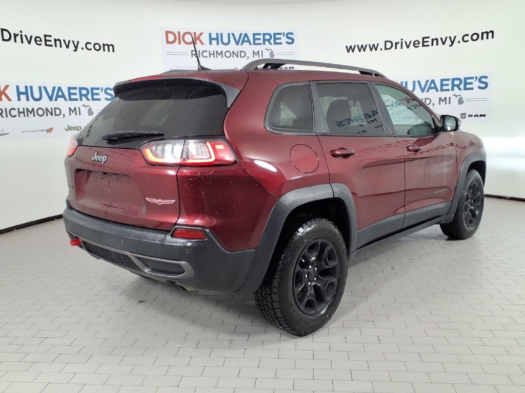 Used 2019 Red Jeep Trailhawk image 4