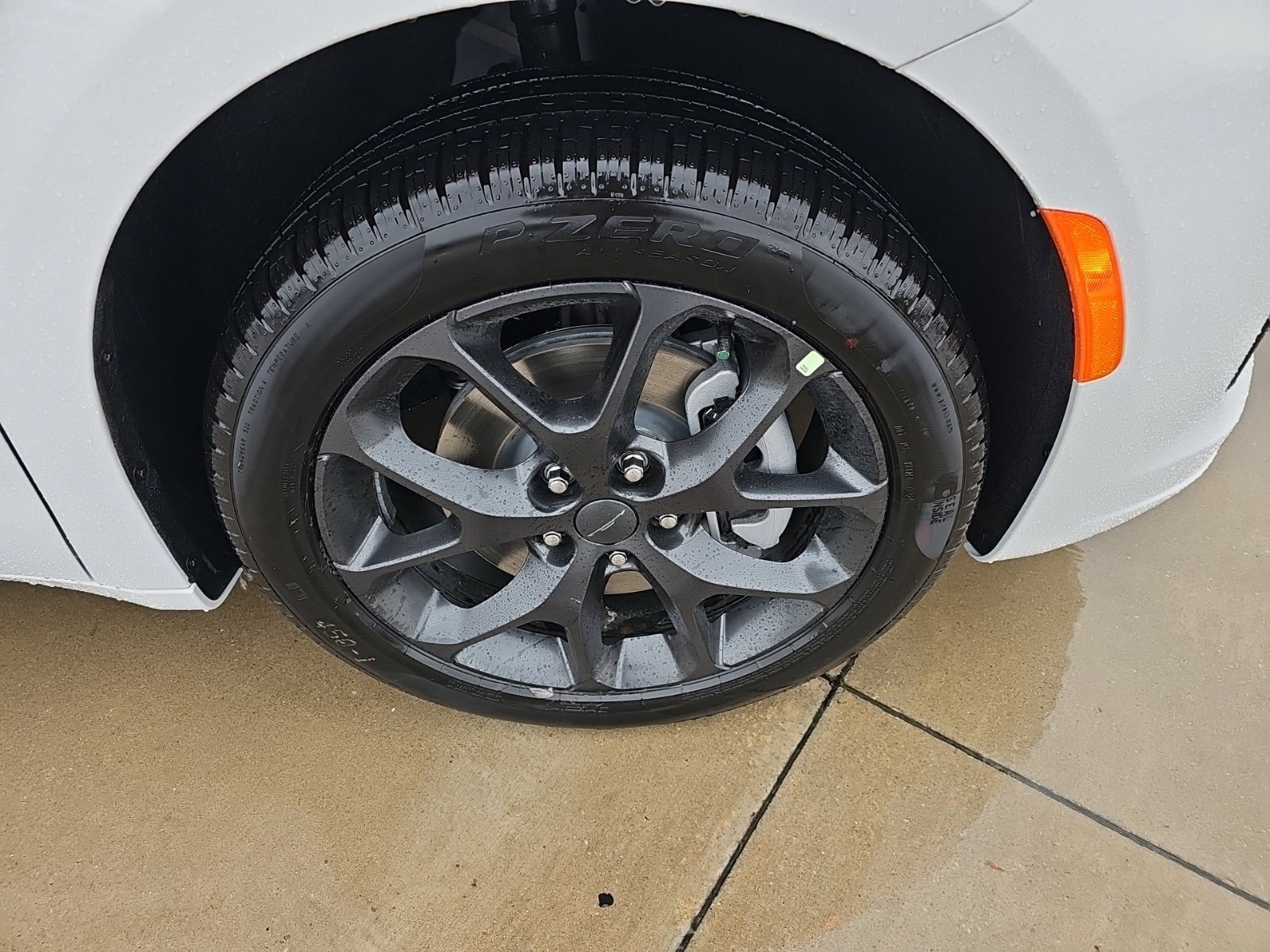 New 2027 Bright White Clearcoat Chrysler Select image 8