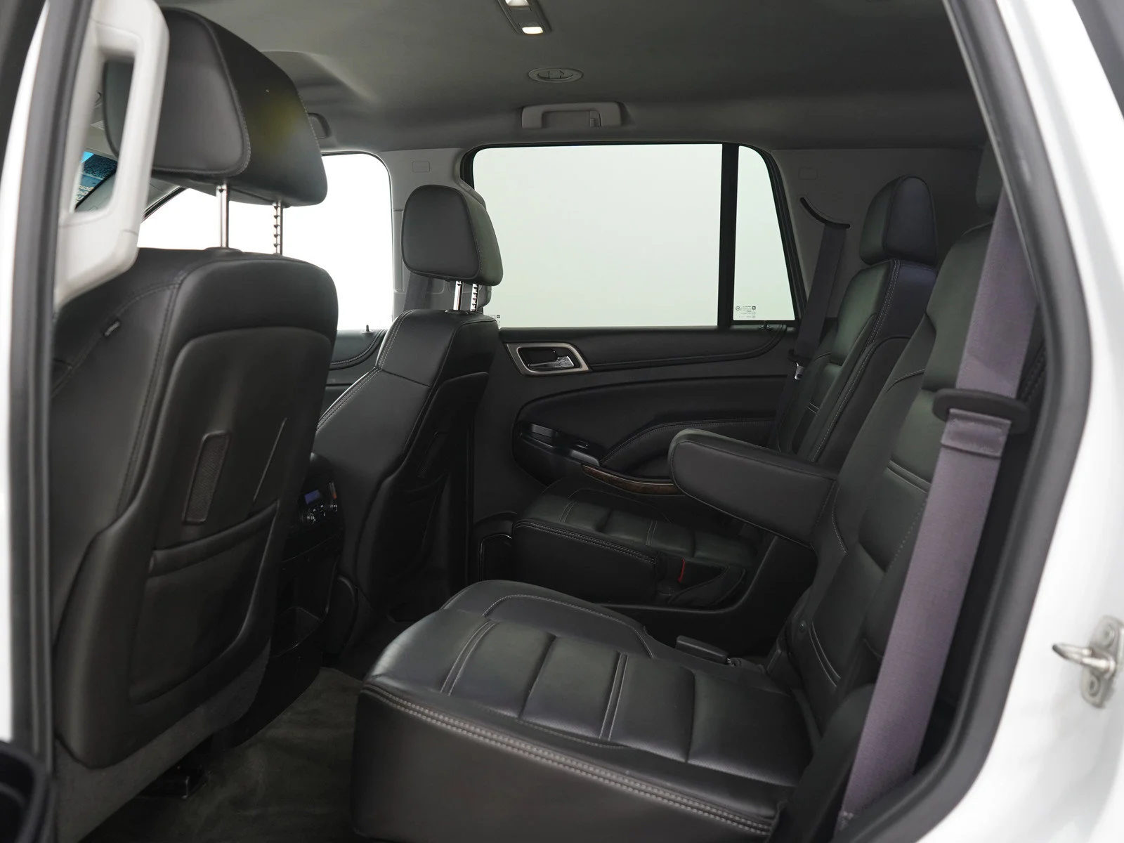 Used 2015 White GMC Denali image 16