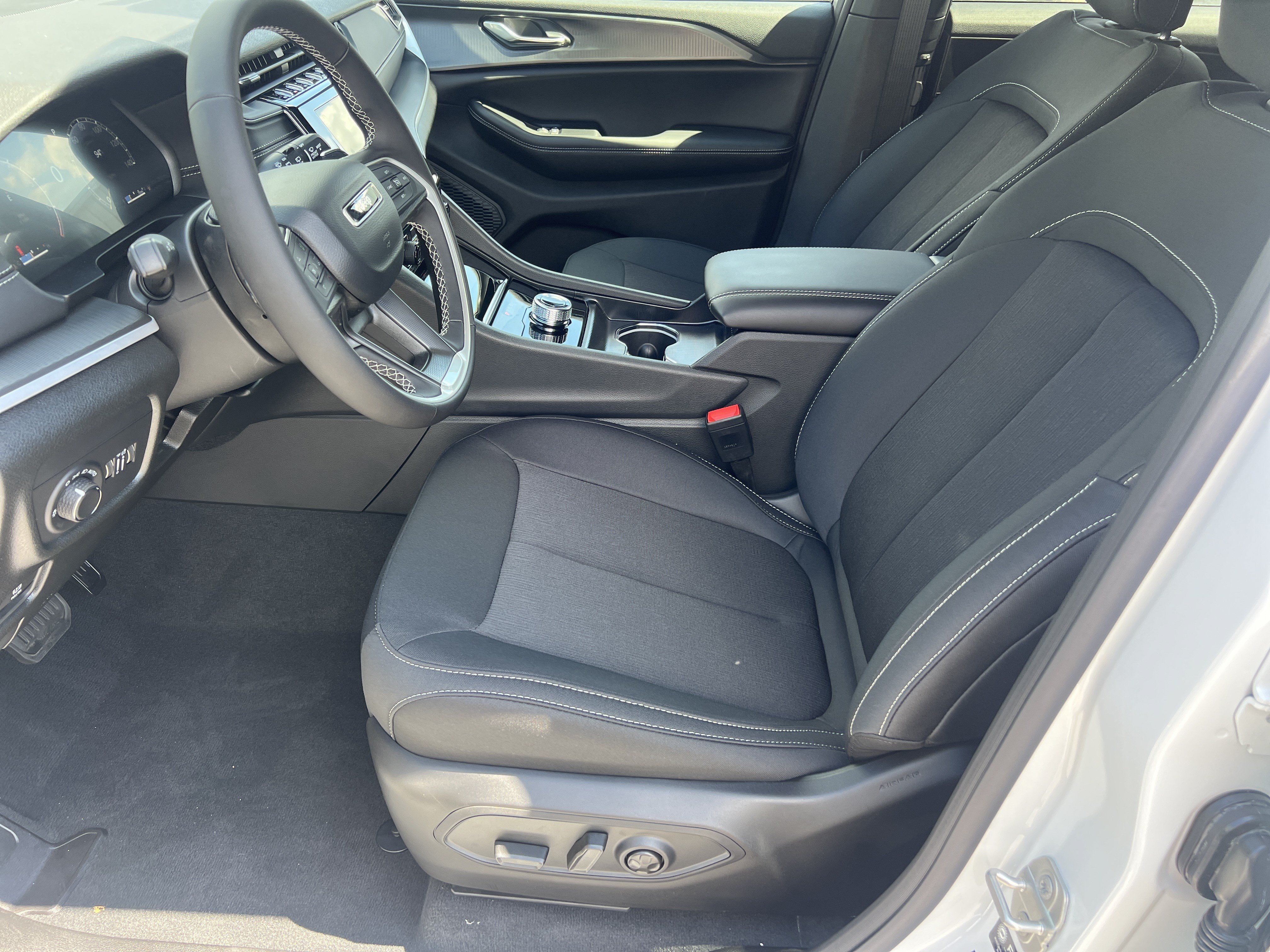 New 2026 Bright White Clearcoat Jeep Laredo image 11